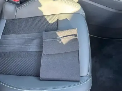 Photo 15 Peugeot 408  PHEV 225 e-EAT8 GT