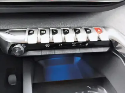 Photo 12 Peugeot 3008  Puretech 130ch S&S BVM6 Allure Pack