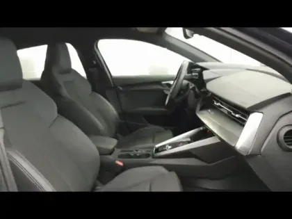 Photo 12 Audi A3  Sportback 35 TFSI 150ch Mild Hybrid S line S tronic 7