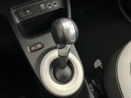 Photo 12 Renault Twingo  III E-Tech