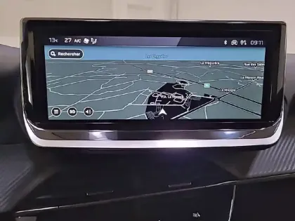 Photo 19 Peugeot 208  Hybrid 100 e-DCS6