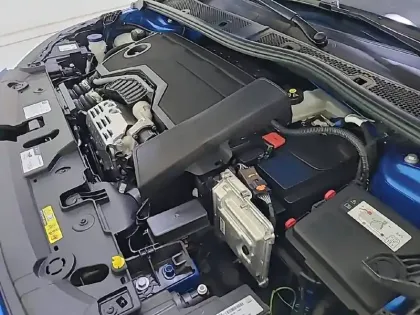 Photo 14 Peugeot 208  Hybrid 100 e-DCS6