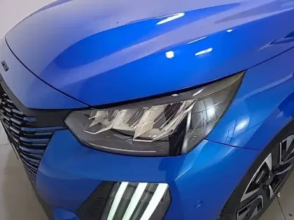 Photo 15 Peugeot 208  Hybrid 100 e-DCS6