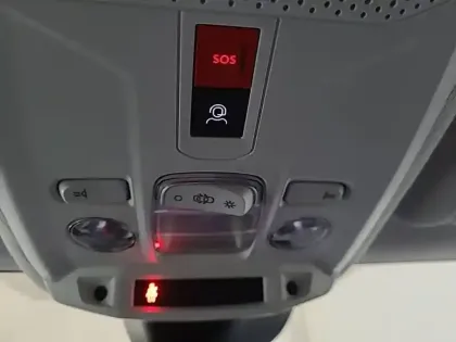 Photo 27 Peugeot 208  Hybrid 100 e-DCS6