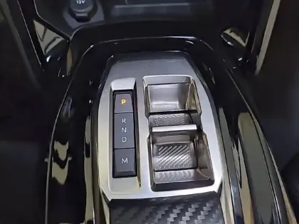 Photo 13 Peugeot 208  Hybrid 100 e-DCS6