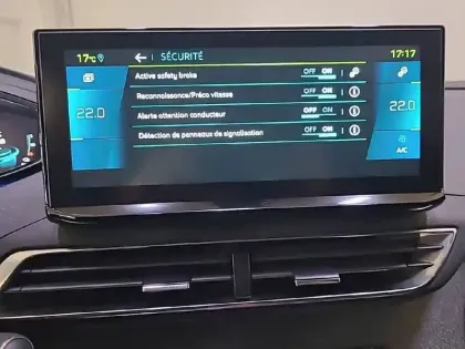 Photo 21 Peugeot 3008  Hybrid 225 e-EAT8