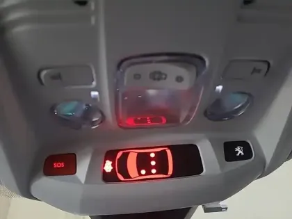 Photo 26 Peugeot 3008  Hybrid 225 e-EAT8