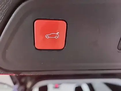 Photo 32 Peugeot 3008  Hybrid 225 e-EAT8