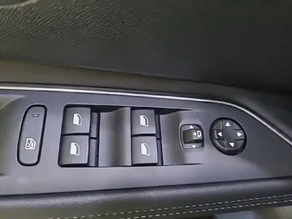 Photo 31 Peugeot 3008  Hybrid 225 e-EAT8