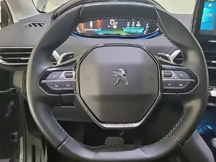 Photo 8 Peugeot 3008  Hybrid 225 e-EAT8