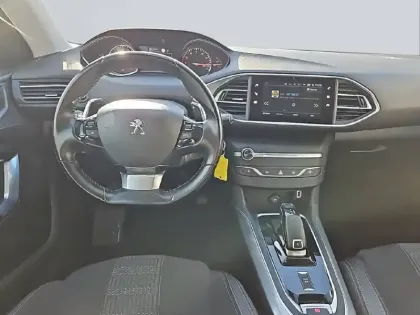 Photo 27 Peugeot 308  PureTech 130ch S&S EAT8