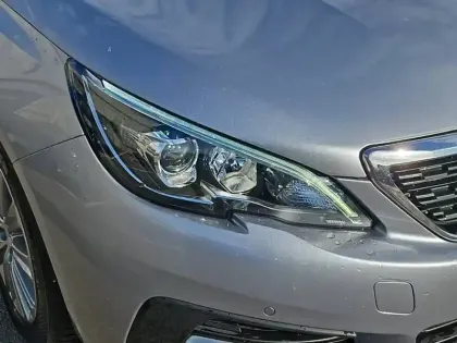 Photo 35 Peugeot 308  PureTech 130ch S&S EAT8