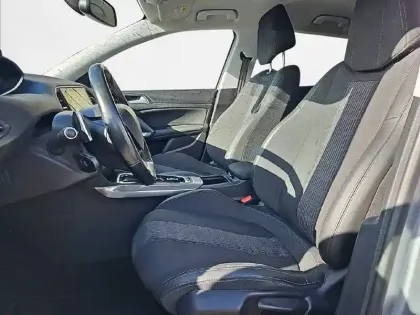 Photo 30 Peugeot 308  PureTech 130ch S&S EAT8