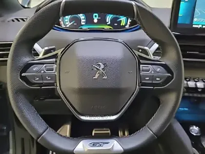 Photo 8 Peugeot 3008  Hybrid 225 e-EAT8