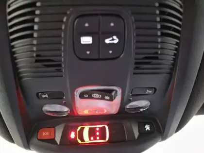 Photo 24 Peugeot 3008  Hybrid 225 e-EAT8