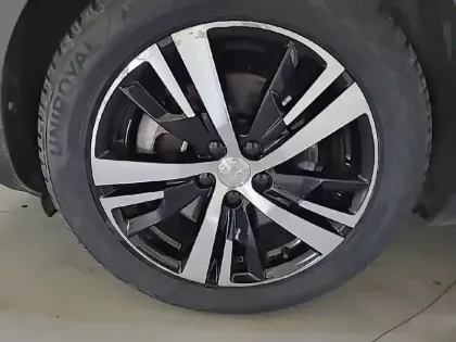 Photo 12 Peugeot 3008  Hybrid 225 e-EAT8