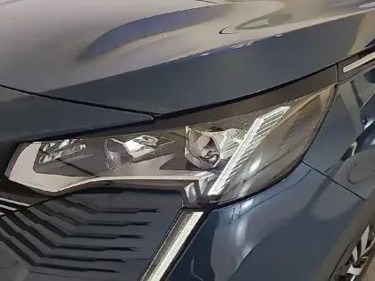 Photo 15 Peugeot 3008  Hybrid 225 e-EAT8