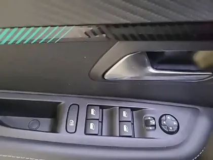 Photo 29 Peugeot 208  PureTech 130 S&S EAT8