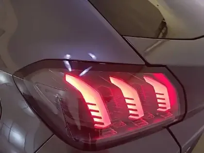 Photo 16 Peugeot 208  PureTech 130 S&S EAT8