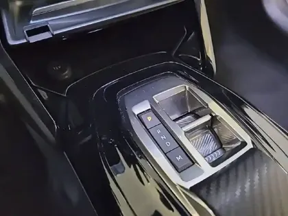 Photo 13 Peugeot 208  PureTech 130 S&S EAT8