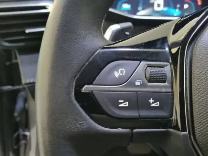 Photo 26 Peugeot 208  PureTech 130 S&S EAT8