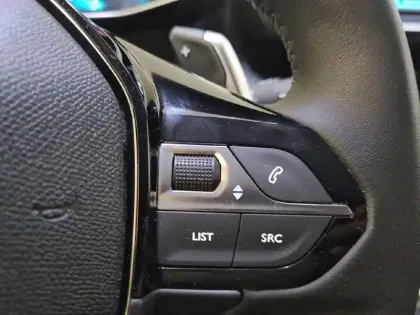 Photo 27 Peugeot 208  PureTech 130 S&S EAT8