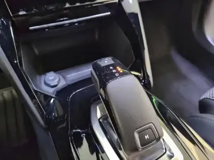 Photo 46 Peugeot 2008  PureTech 130 S&S EAT8