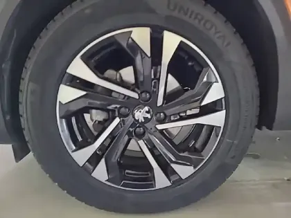 Photo 45 Peugeot 2008  PureTech 130 S&S EAT8