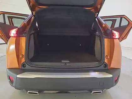 Photo 5 Peugeot 2008  PureTech 130 S&S EAT8