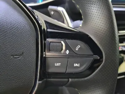 Photo 28 Peugeot 2008  PureTech 130 S&S EAT8