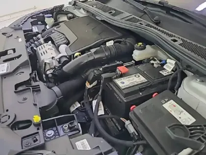 Photo 36 Peugeot 208  PureTech 100 S&S EAT8