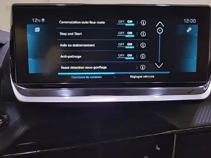 Photo 42 Peugeot 208  PureTech 100 S&S EAT8