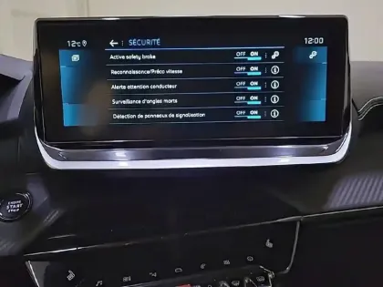 Photo 43 Peugeot 208  PureTech 100 S&S EAT8