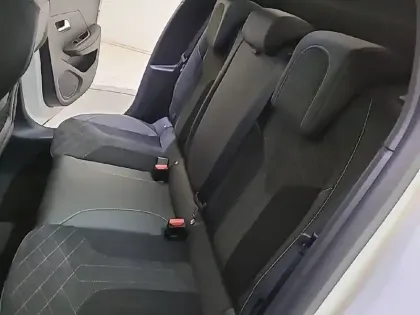 Photo 33 Peugeot 208  PureTech 100 S&S EAT8