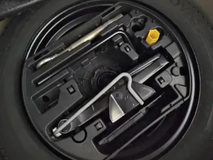 Photo 39 Peugeot 208  PureTech 100 S&S EAT8