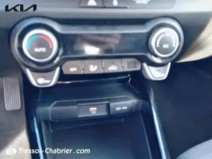 Photo 12 Kia Stonic  1.0 T-GDi 100 ch BVM6 Active