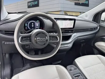 Photo 9 Fiat 500  e 95 ch La Prima