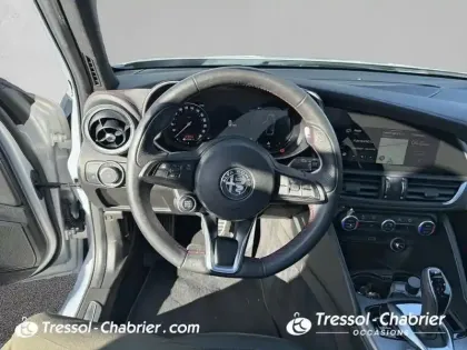 Photo 11 Alfa Romeo Giulia  2.2 160 ch AT8 Competizione