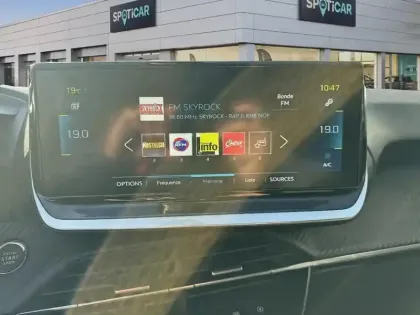 Photo 11 Peugeot 2008  Electrique 136 ch Roadtrip