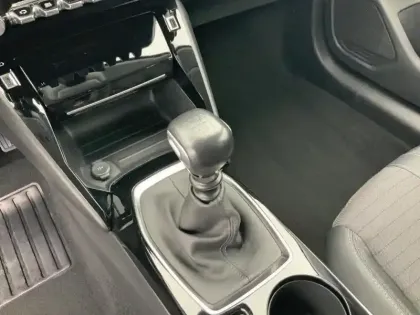 Photo 23 Peugeot 208  PureTech 100 S&S BVM6 Allure