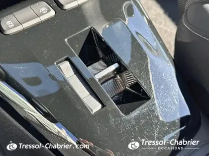 Photo 23 Opel Corsa  1.2 Turbo Hybrid 110 ch e-DCT6 Edition