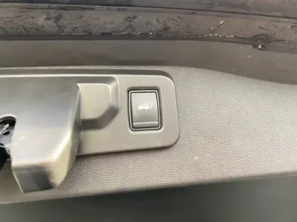 Photo 16 Renault Austral 1.2 E-Tech full hybrid 200ch Techno esprit Alpine - 24