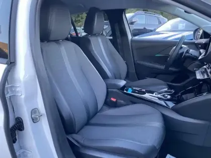 Photo 28 Peugeot 208 II PureTech 100 S&amp;S EAT8 Allure