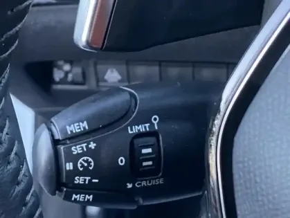 Photo 18 Peugeot 208 II PureTech 100 S&amp;S EAT8 Allure