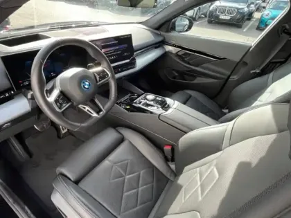 Photo 5 BMW Serie 5 Série 5 Touring 530e 299ch M Sport