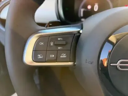 Photo 11 Fiat 600  1.2 Hybrid 100ch La Prima DCT6