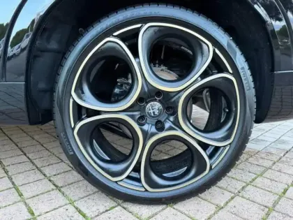 Photo 21 Alfa Romeo Tonale  1.5 Ibrida 160ch Intensa TCT