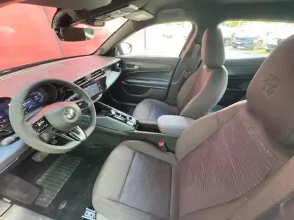 Photo 8 Alfa Romeo Junior  Elettrica 156ch Techno (4750? certinergy déduit)