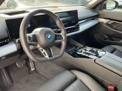 Photo 29 BMW Serie 5 Série 5 530e 299ch M Sport xDrive
