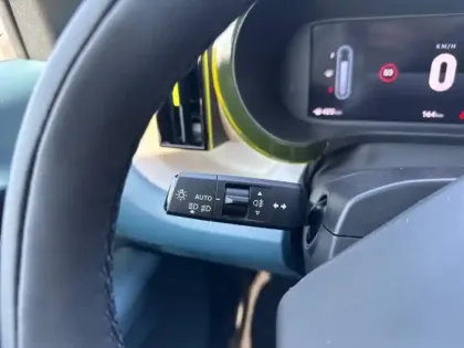 Photo 14 Fiat Grande Panda  1.2 Hybrid Turbo 110ch La Prima eDCT6